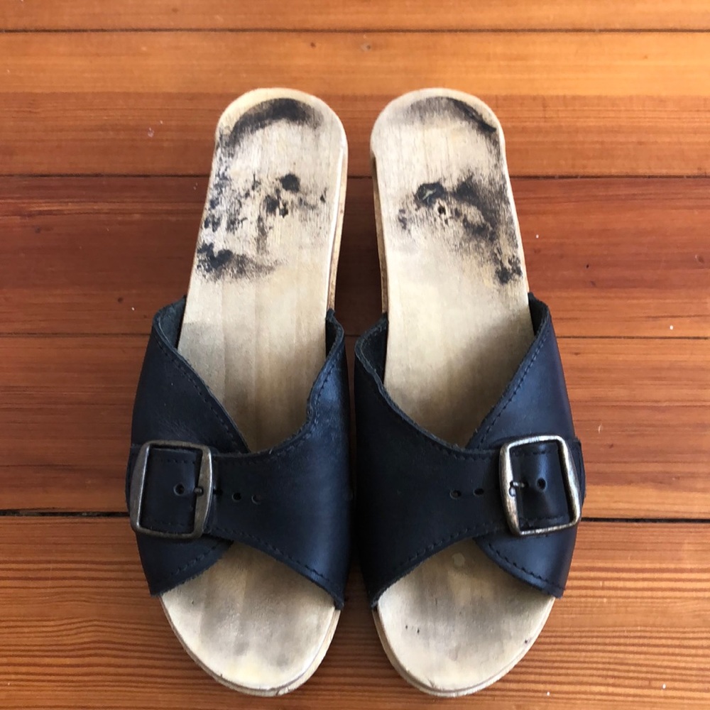 No 6 open toe clog